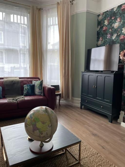 West Stunning Garden Flat - Period Features Appartement Londres